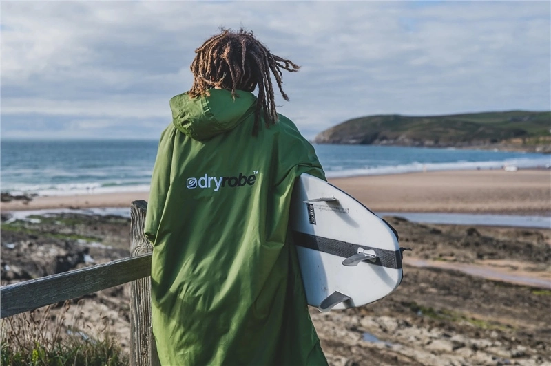 Dryrobe Advance Long Sleeve Changing Robe - Dark Green/Black - Large 4 Dryrobe Advance Long Sleeve Changing Robe - Dark Green/Black - Large - Image 4