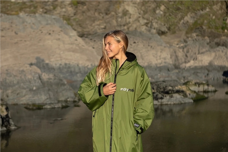 Dryrobe Advance Long Sleeve Changing Robe - Dark Green/Black - Large 5 Dryrobe Advance Long Sleeve Changing Robe - Dark Green/Black - Large - Image 5