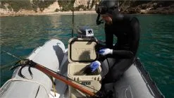 Yeti Roadie 24 Cool Box - Navy -Cheap Awning Store 34893 10